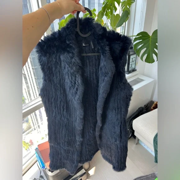 Love Token Navy Fur Vest Size XS - Picture 5 of 11
